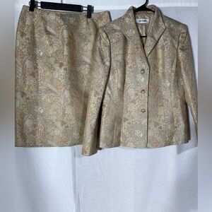 Suit Studio Gold and Tan Paisley Set Size 10